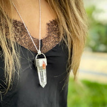 Cargar imagen en el visor de la galería, Punta cuarzo hielo y piedra del sol ovalada