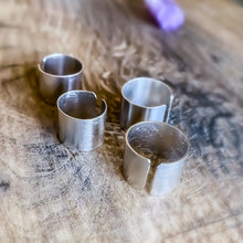 Cargar imagen en el visor de la galería, Anillo midi ancho
